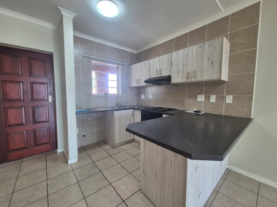 To Let 2 Bedroom Property for Rent in Protea Heights Western Cape